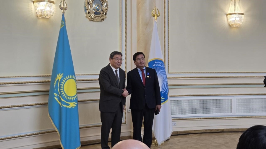 Награждение Юбилейной медалью Жакупова Ж.