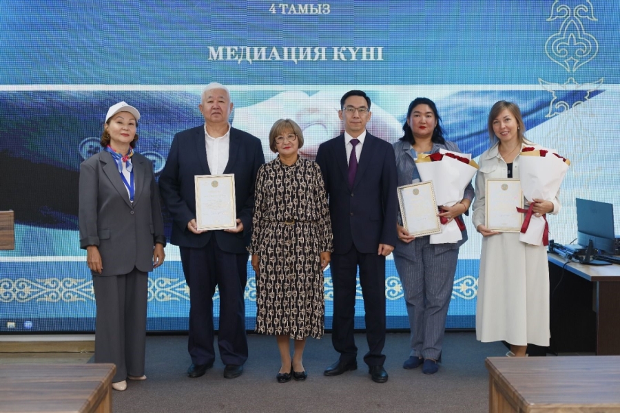 Благодарственные письма медиаторам МПЦ Абайской области